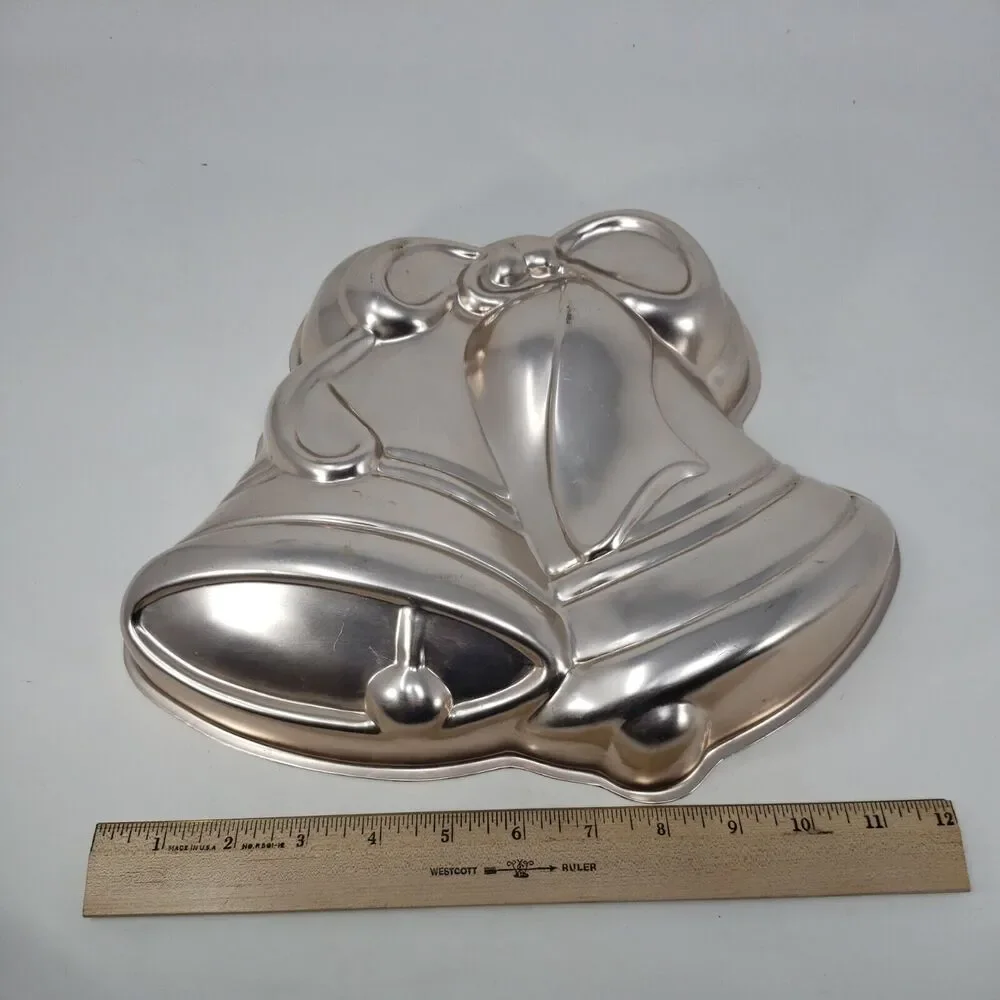 Christmas Wedding Bells Copper Aluminum Vintage Baking Gelatin Mold Wall Decor